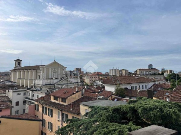 appartamento in vendita a Brescia in zona Centro Storico