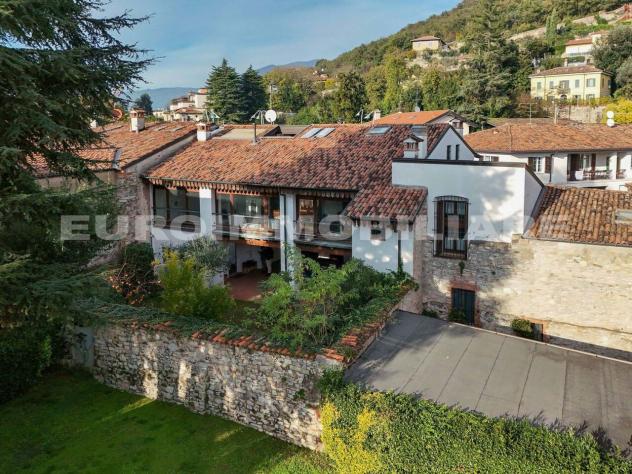 casa indipendente in vendita a Brescia in zona Mompiano