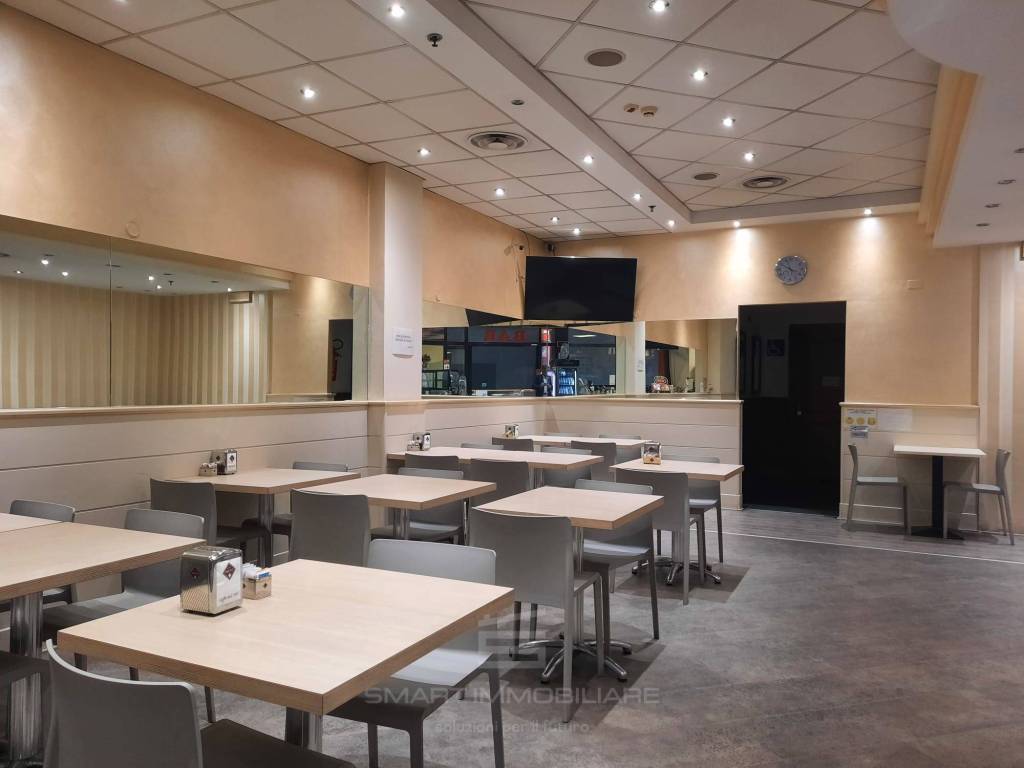 negozio in vendita a Brescia in zona Volta