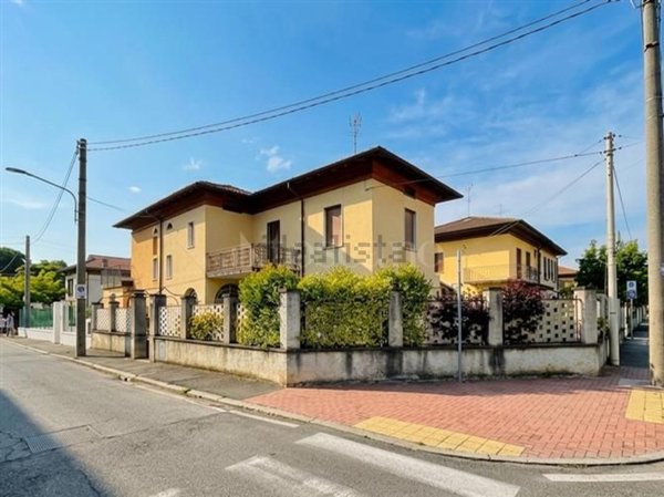 casa indipendente in vendita a Brescia in zona Quartiere Primo Maggio