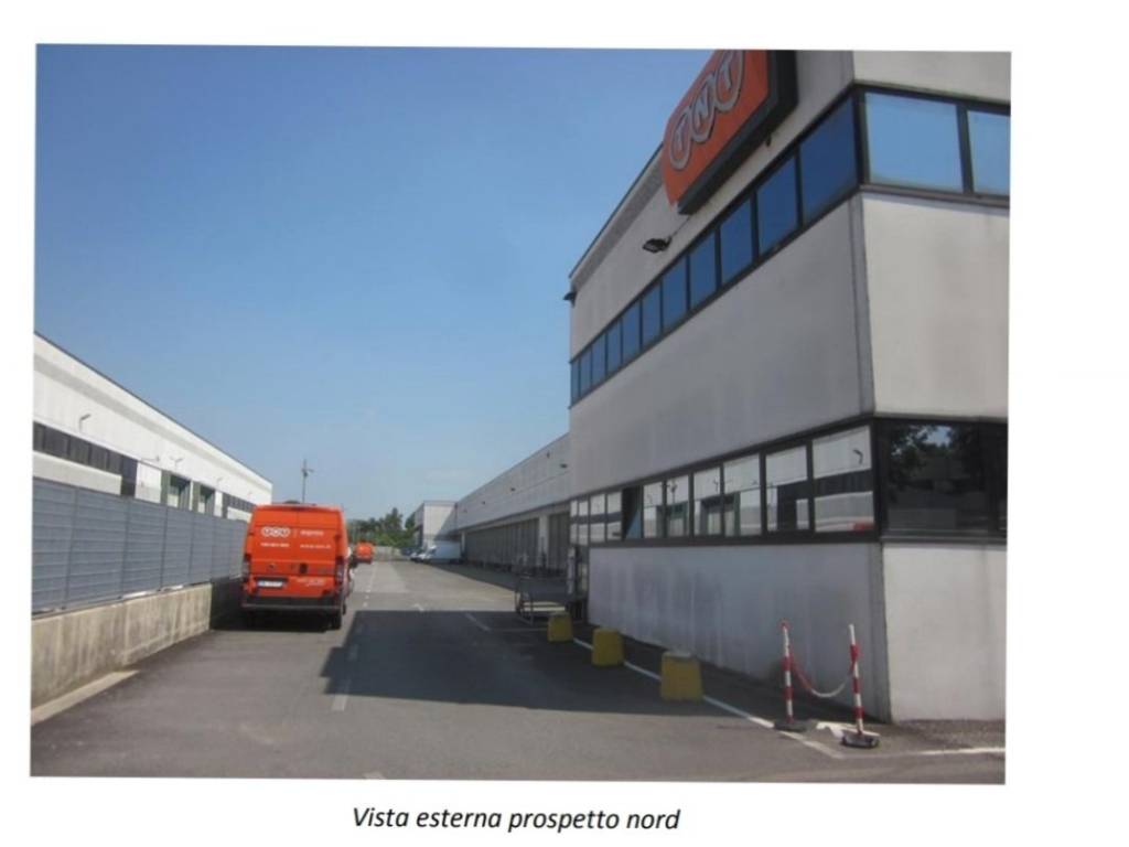 capannone in vendita a Brescia in zona Volta
