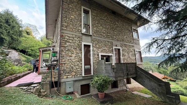 casa indipendente in vendita a Brescia in zona Mompiano