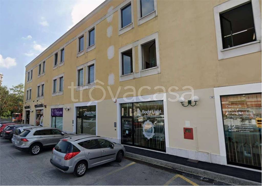 negozio in vendita a Brescia in zona Borgo Trento