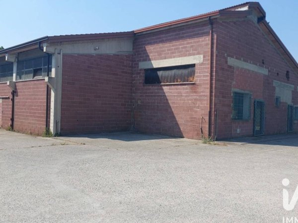 locale commerciale in vendita a Brescia in zona Volta
