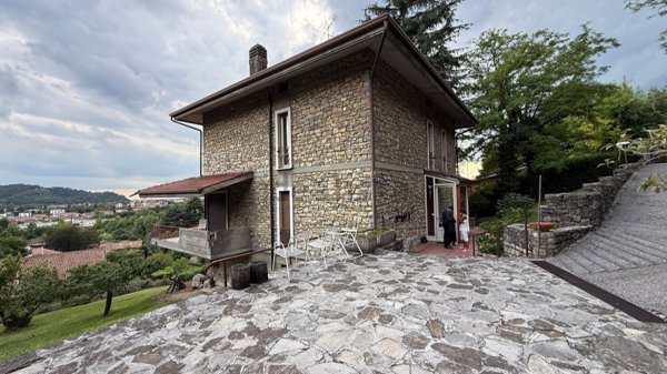 casa indipendente in vendita a Brescia in zona Mompiano