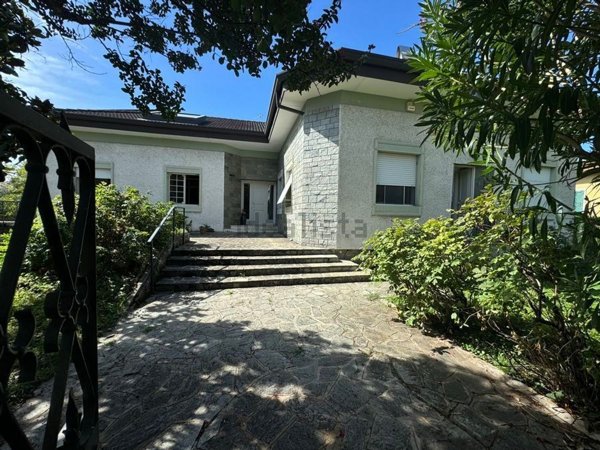 casa indipendente in vendita a Brescia in zona Urago/Mella