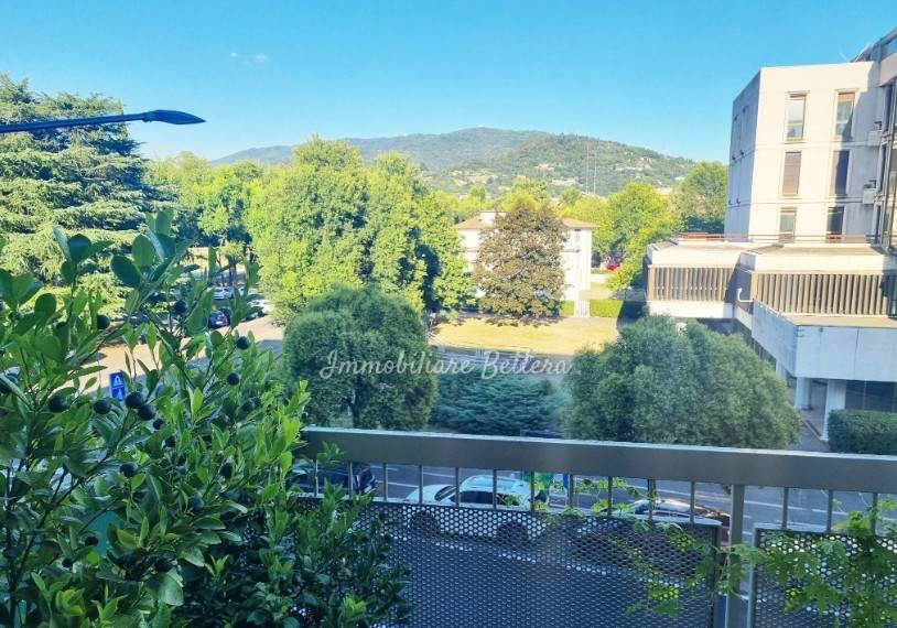 appartamento in vendita a Brescia in zona Villaggio Prealpino