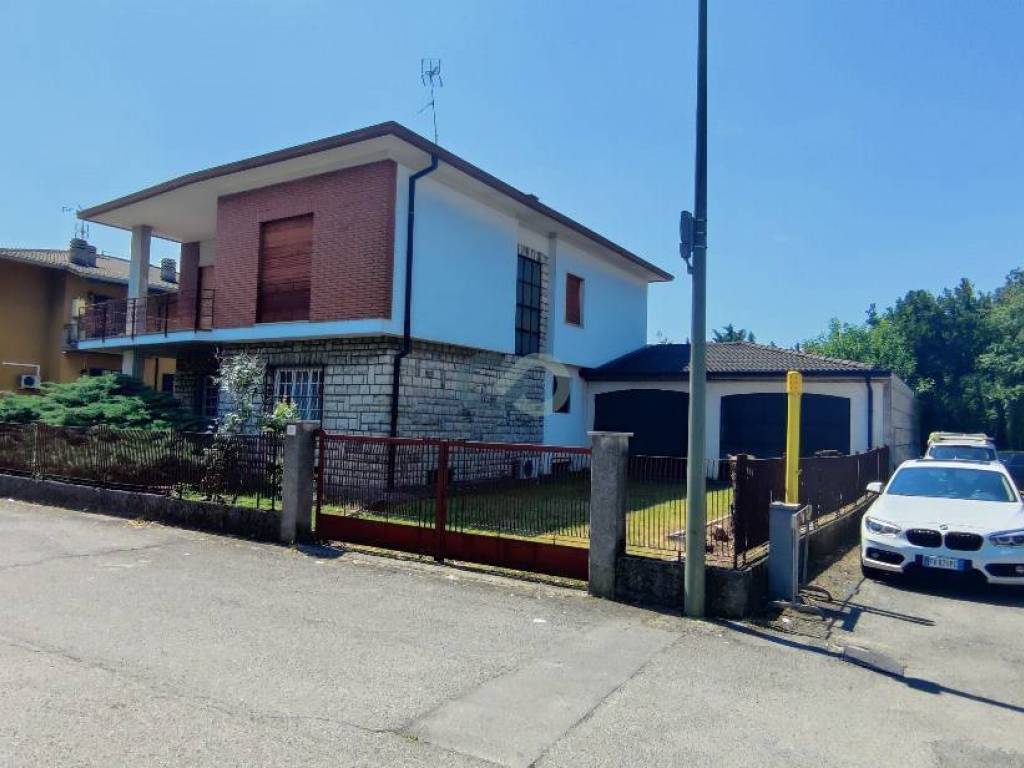 casa indipendente in vendita a Brescia in zona Sant'Eufemia