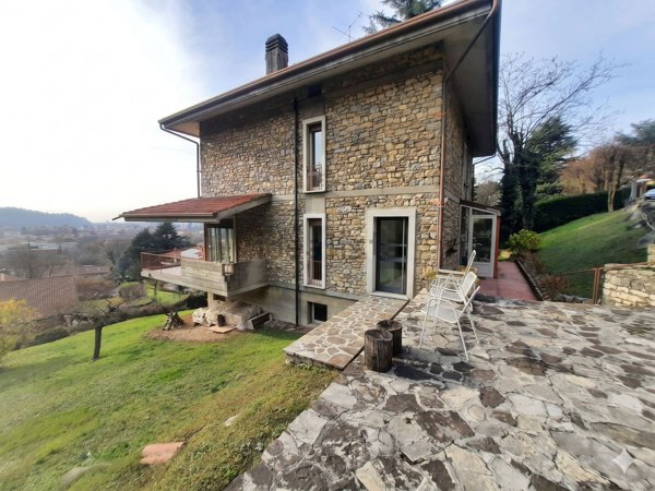 casa indipendente in vendita a Brescia in zona Mompiano