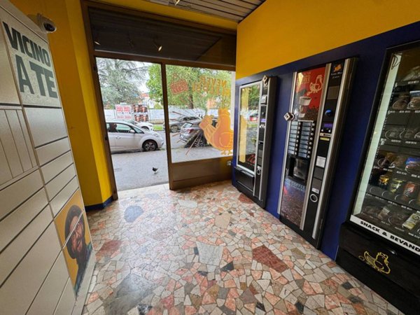 negozio in vendita a Brescia in zona Borgo Trento