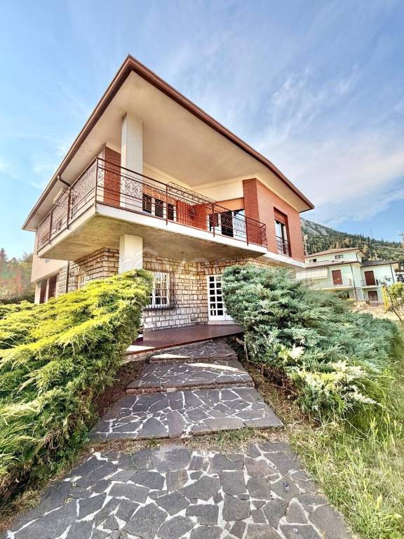 casa indipendente in vendita a Brescia in zona Sant'Eufemia