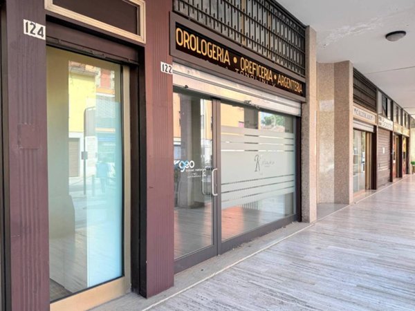 negozio in vendita a Brescia in zona Mompiano