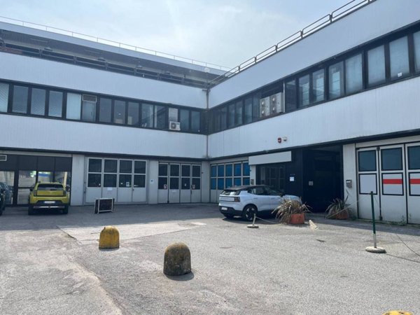 locale commerciale in vendita a Brescia in zona Volta