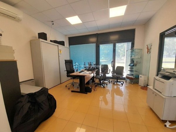 locale commerciale in vendita a Brescia in zona Chiusure