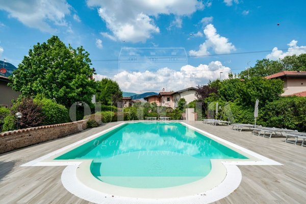 casa indipendente in vendita a Brescia in zona Caionvico