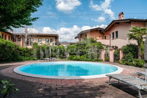 casa indipendente in vendita a Brescia in zona Caionvico