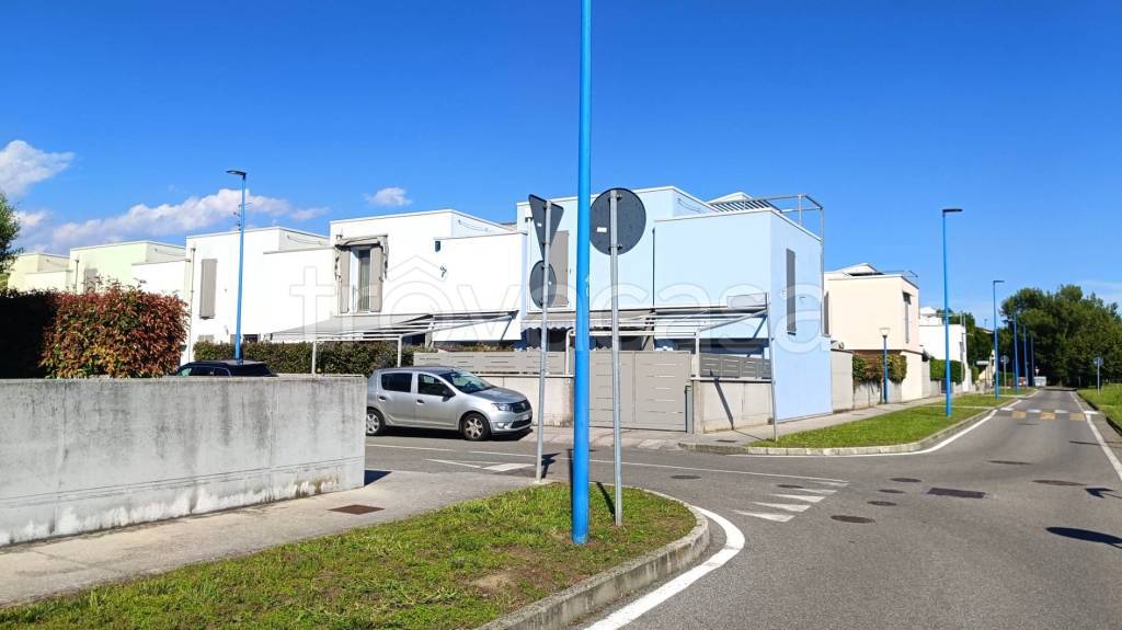 casa indipendente in vendita a Brescia in zona Villaggio Violino