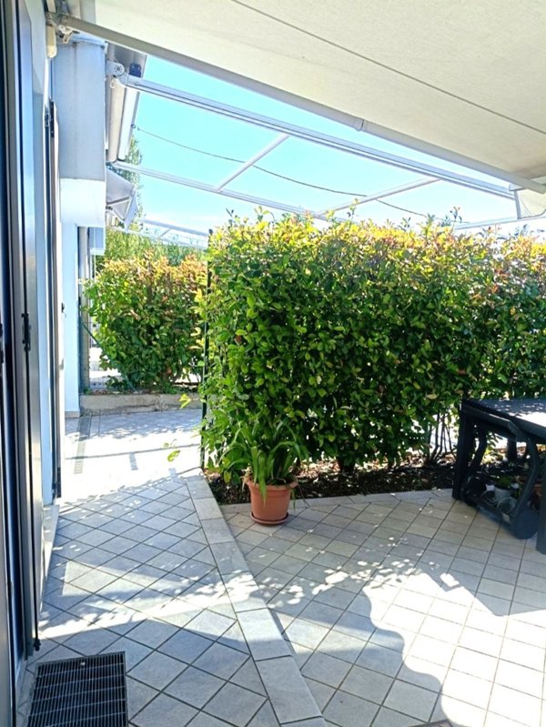 casa indipendente in vendita a Brescia in zona Villaggio Violino