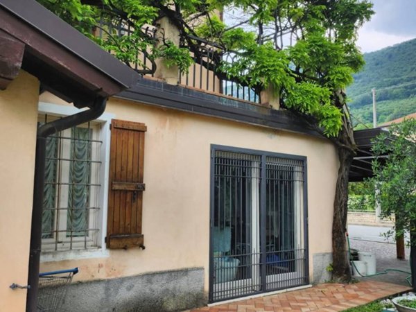 casa indipendente in vendita a Brescia in zona Caionvico