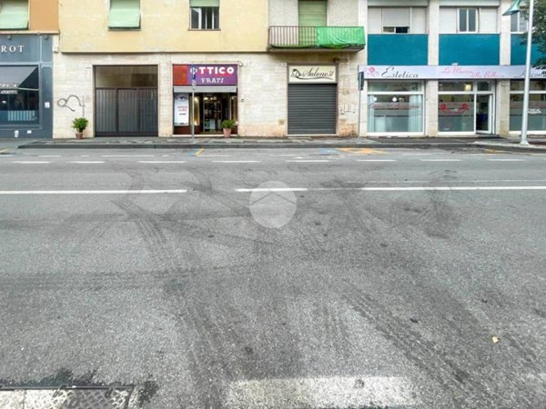 locale commerciale in vendita a Brescia in zona Volta