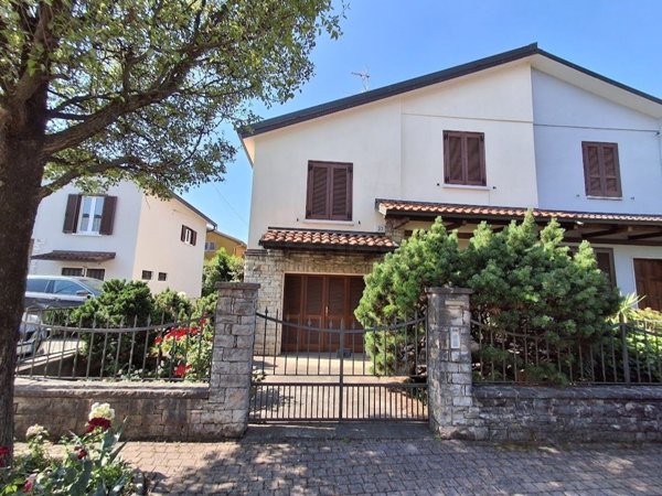 casa indipendente in vendita a Brescia in zona Villaggio Badia