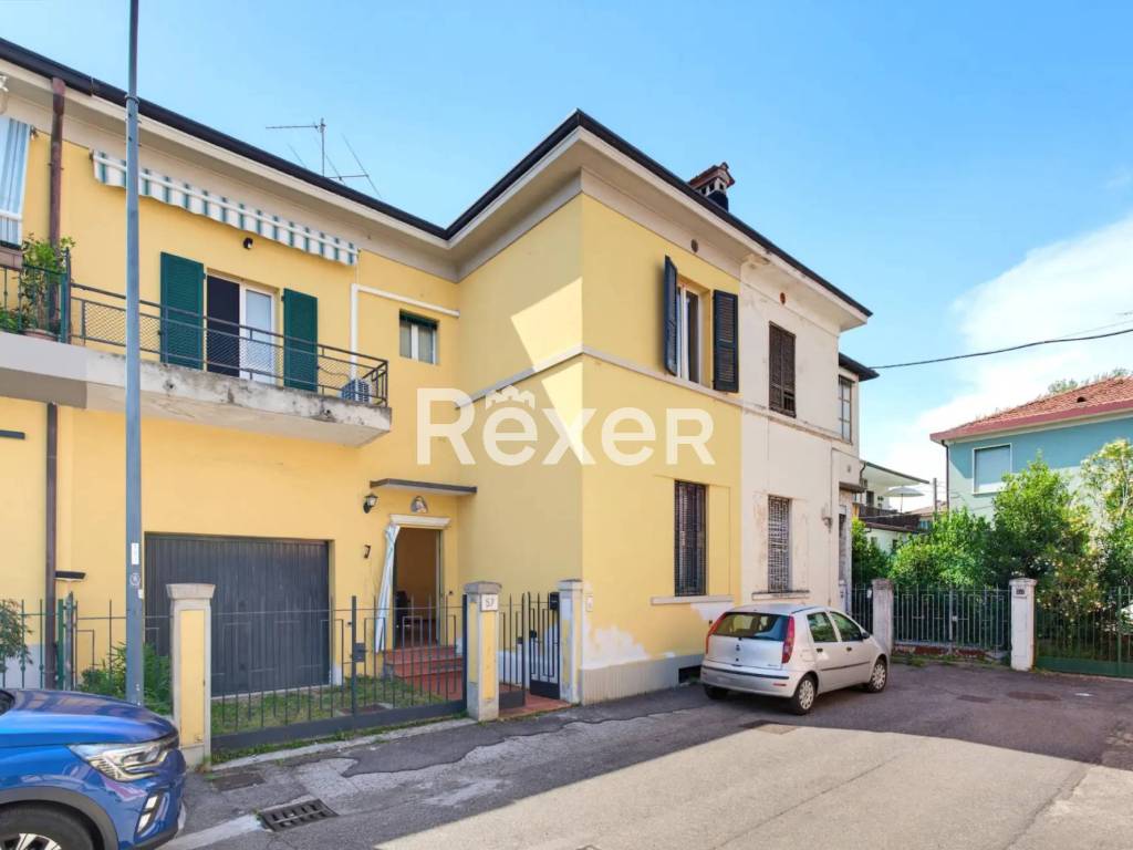 casa indipendente in vendita a Brescia in zona Volta