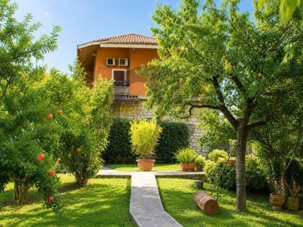 casa indipendente in vendita a Brescia in zona Caionvico