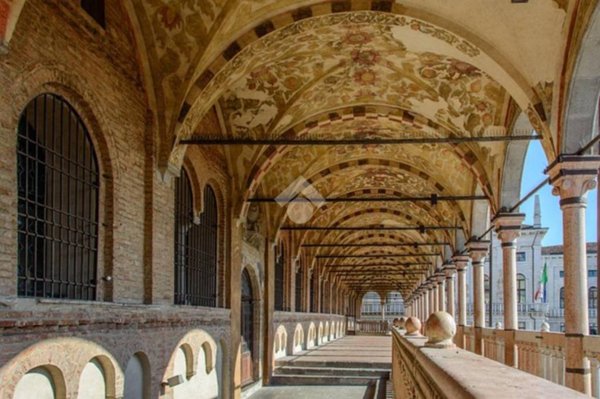 negozio in vendita a Brescia in zona Porta Milano