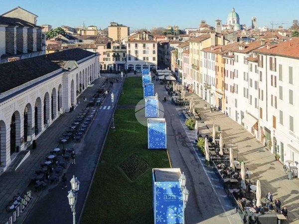 negozio in vendita a Brescia in zona Centro Storico