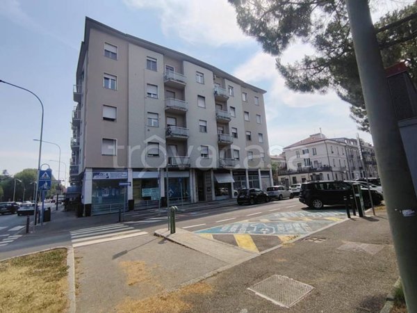 negozio in vendita a Brescia in zona Borgo Trento