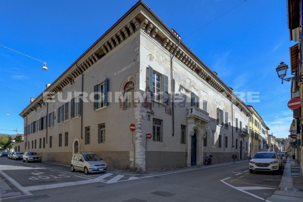 ufficio in vendita a Brescia in zona Carmine