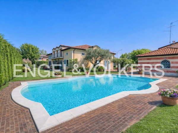 casa indipendente in vendita a Brescia in zona Villaggio Sereno