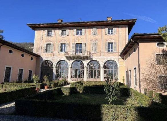 villa in vendita a Brescia in zona Porta Venezia
