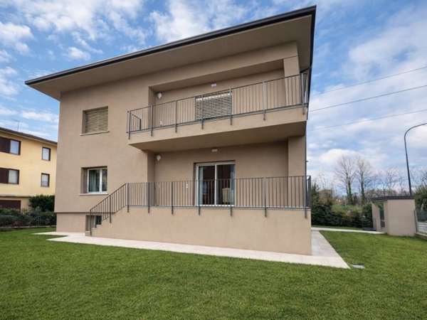 casa indipendente in vendita a Brescia in zona Chiusure
