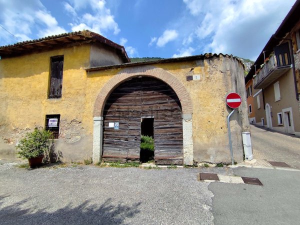 casale in vendita a Brescia in zona Caionvico
