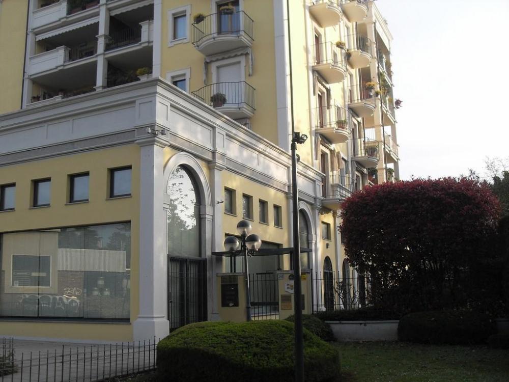 ufficio in vendita a Brescia in zona Borgo Wuhrer