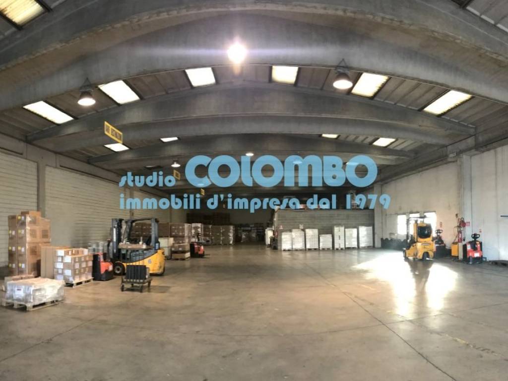 capannone in vendita a Brescia in zona Volta