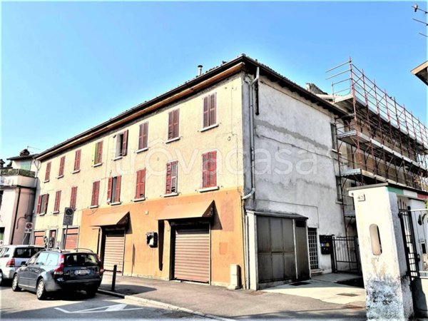 locale commerciale in vendita a Brescia in zona Fiumicello