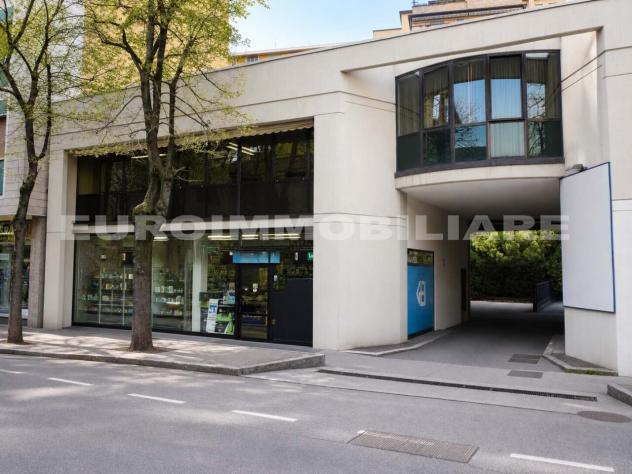 locale commerciale in vendita a Brescia