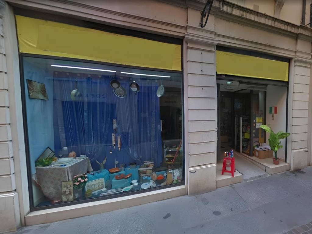 negozio in vendita a Brescia in zona Centro Storico