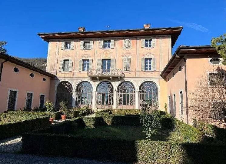 villa in vendita a Brescia in zona Porta Venezia