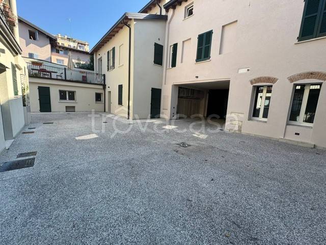 appartamento in vendita a Brescia in zona Centro Storico