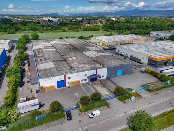 capannone in vendita a Brescia in zona Fornaci