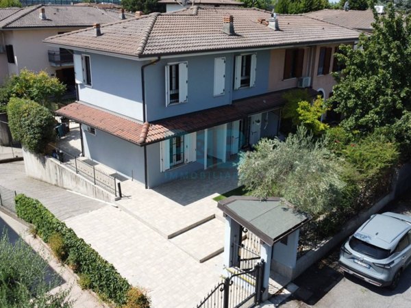 casa indipendente in vendita a Brescia in zona Lamarmora