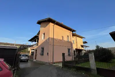casa indipendente in vendita a Brescia in zona Folzano