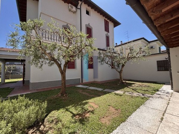 casa indipendente in vendita a Brescia in zona Fiumicello
