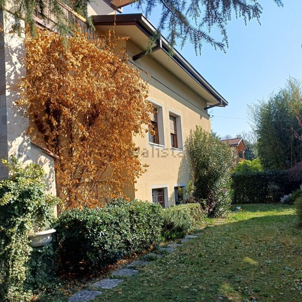 casa indipendente in vendita a Brescia in zona Casazza