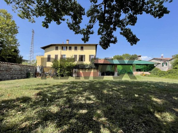 casa indipendente in vendita a Brescia in zona Volta