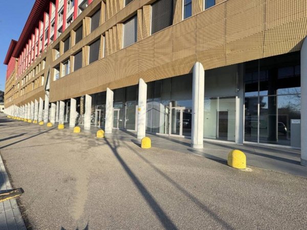 ufficio in vendita a Brescia in zona Volta