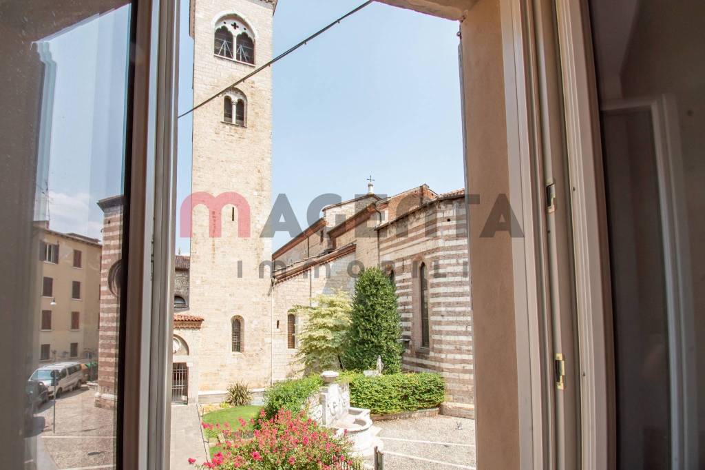 appartamento in vendita a Brescia in zona Centro Storico